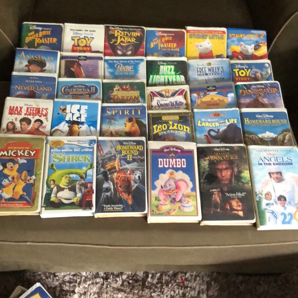 Disney / Universal vhs tapes